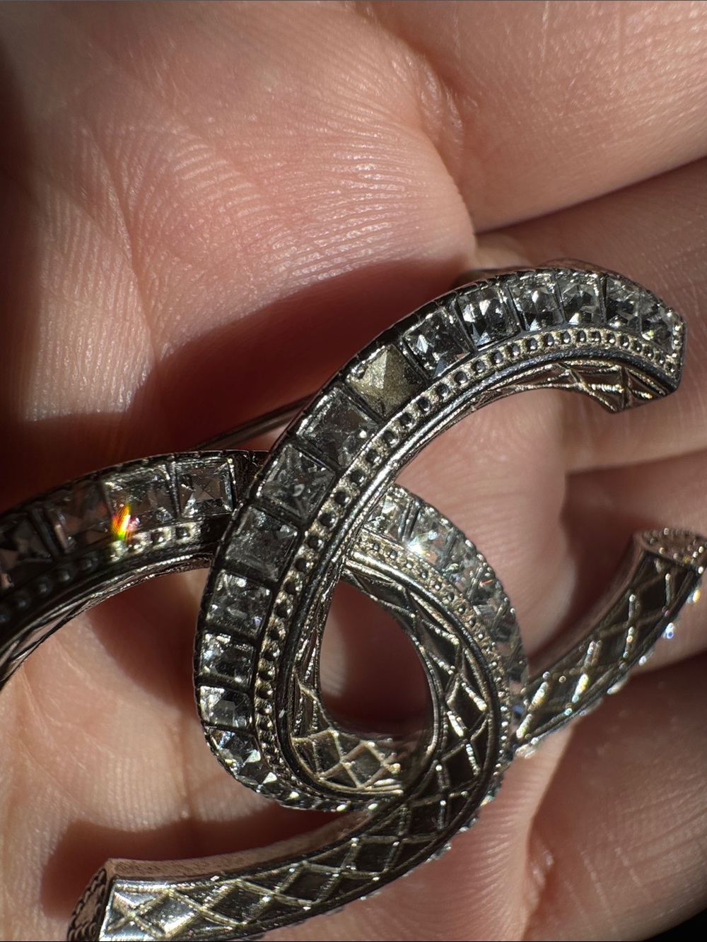 Chanel brooch - Picture 3 of 12